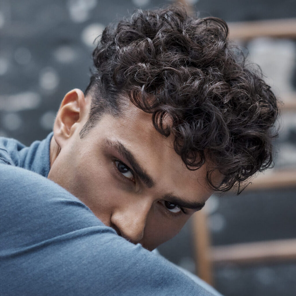 Short curly hair: how you should wear it - DEPOT - THE MALE TOOLS & Co.